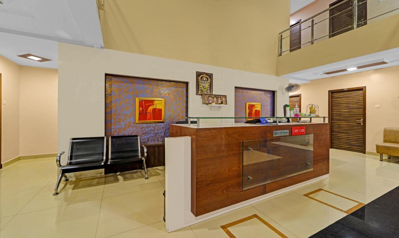 Treebo Trend Aadvik Sai Residency Hotel Chennai Exterior photo